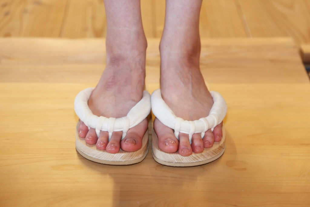 Place Your Toes Naturally on the Footbed